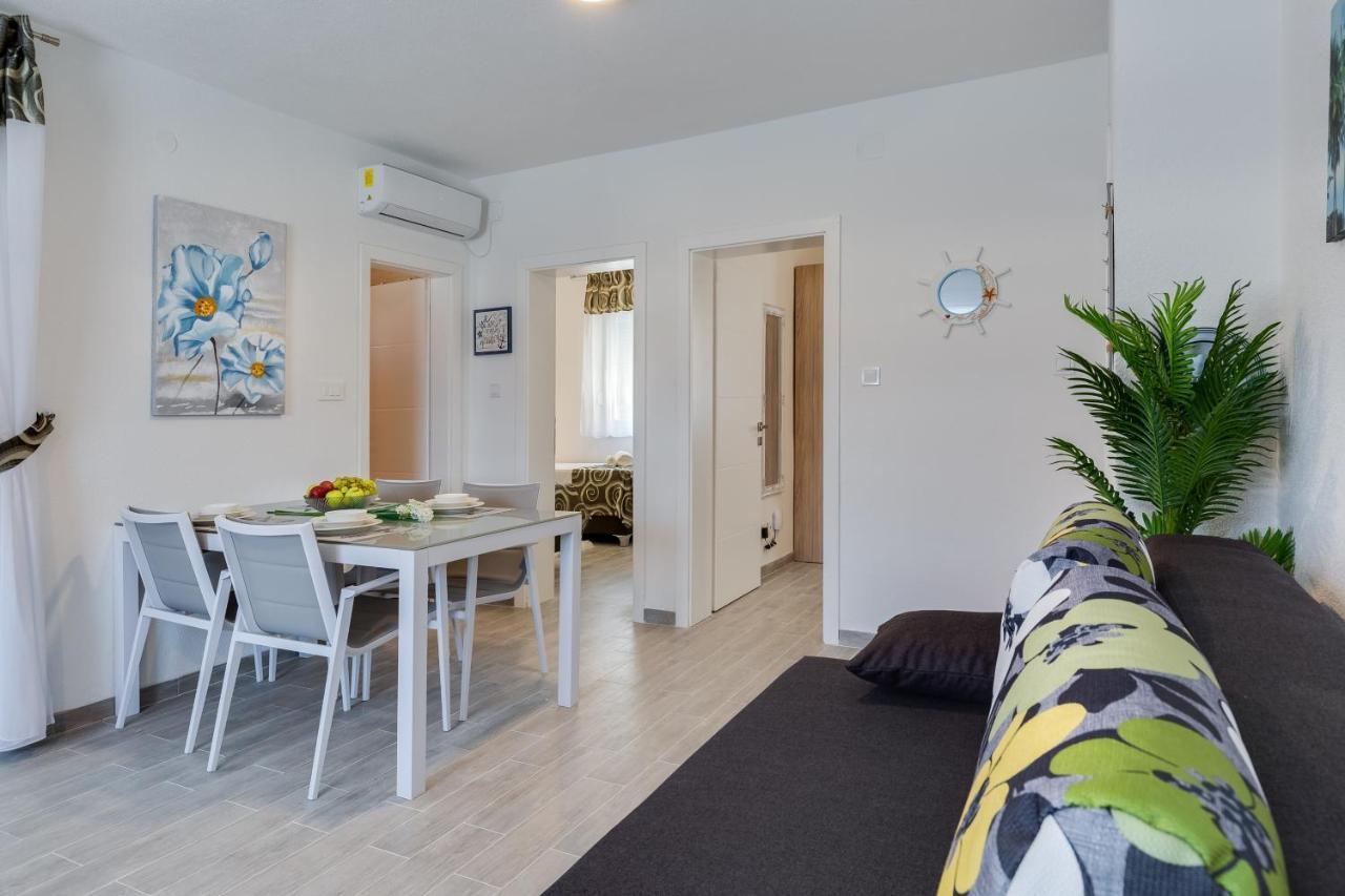 Apartmani Kastelina Vir Exteriér fotografie
