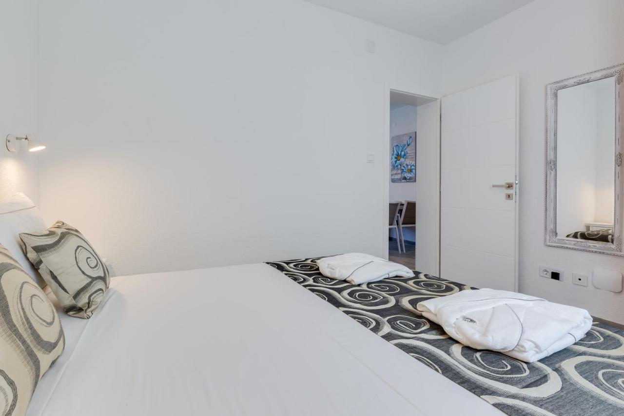 Apartmani Kastelina Vir Exteriér fotografie