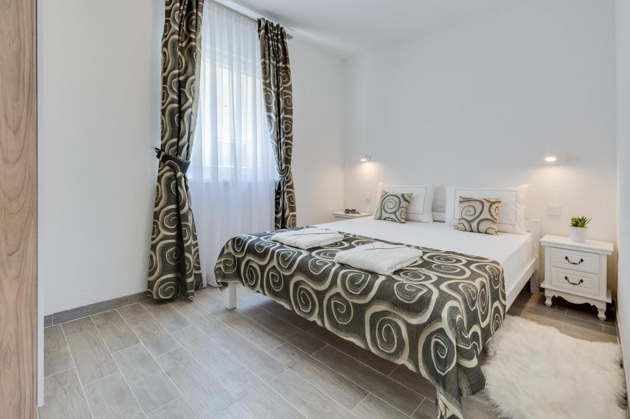 Apartmani Kastelina Vir Exteriér fotografie
