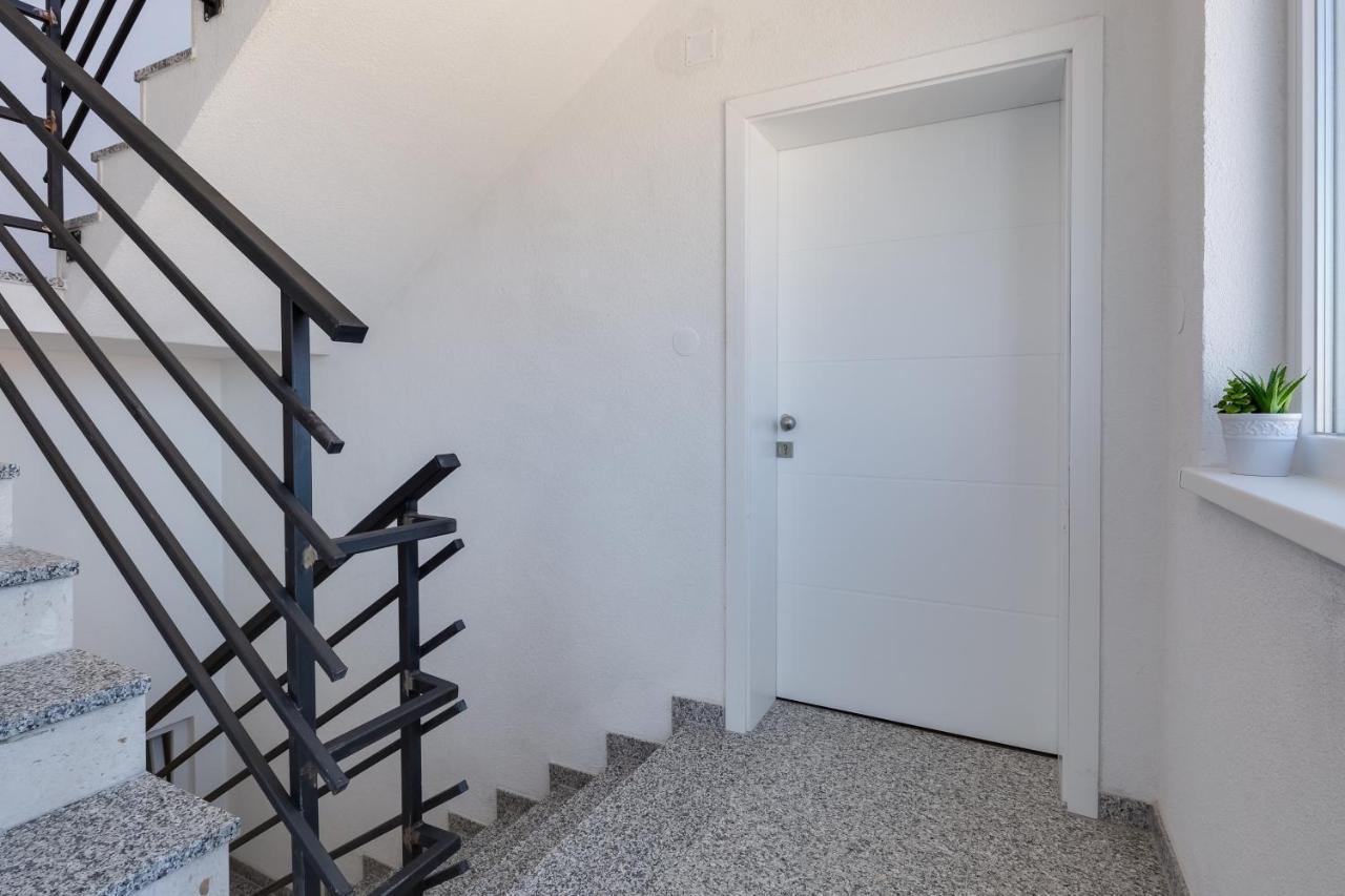 Apartmani Kastelina Vir Exteriér fotografie