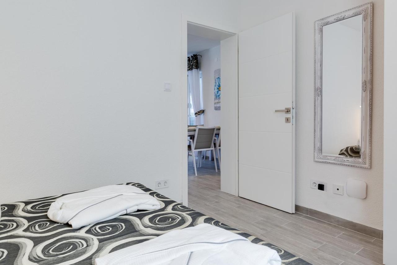 Apartmani Kastelina Vir Exteriér fotografie