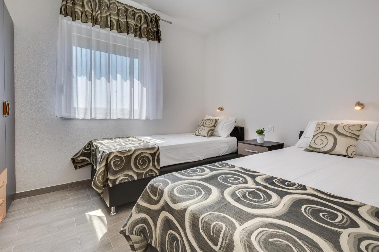 Apartmani Kastelina Vir Exteriér fotografie