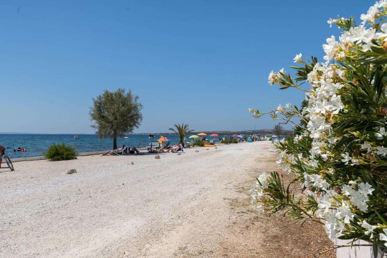 Apartmani Kastelina Vir Exteriér fotografie