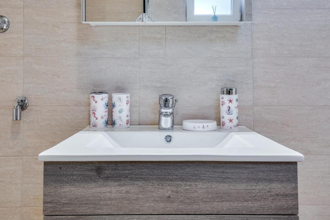 Apartmani Kastelina Vir Exteriér fotografie