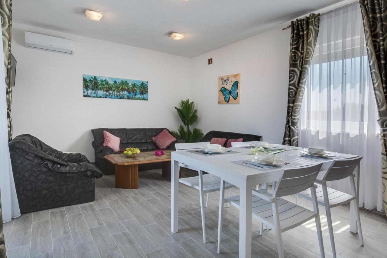 Apartmani Kastelina Vir Exteriér fotografie