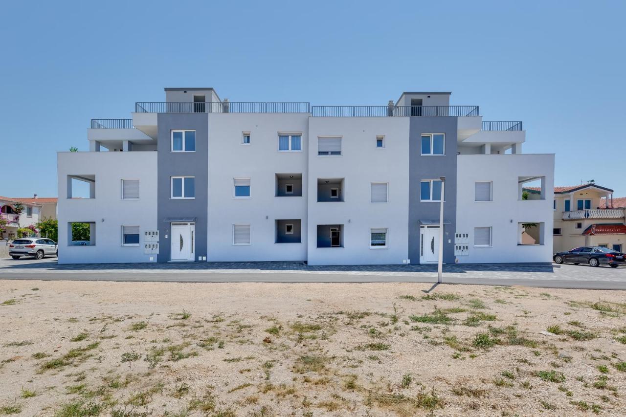 Apartmani Kastelina Vir Exteriér fotografie